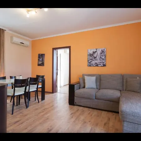 Alexandrovi In Apartmán *